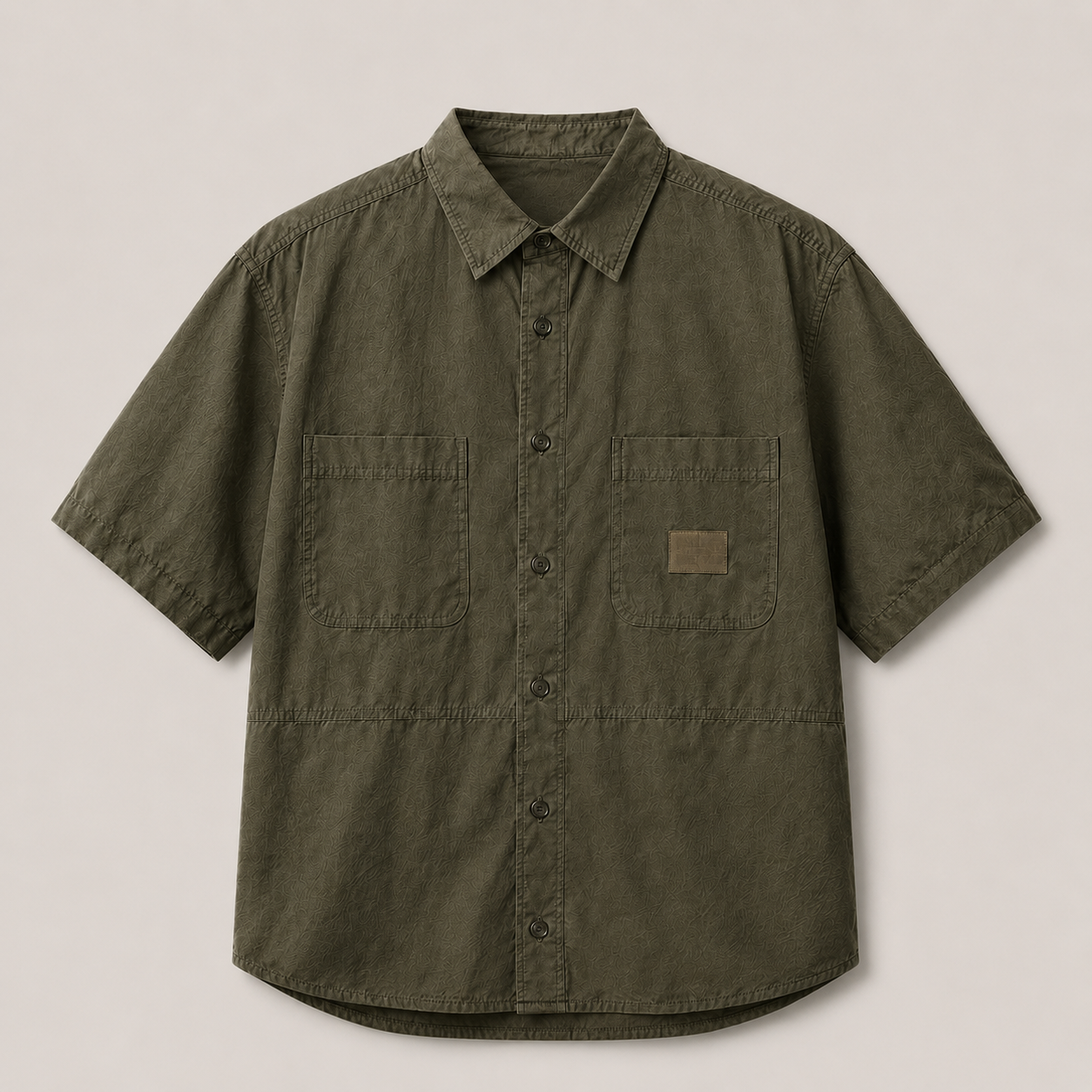 Mercer Patch Workwear Shirt productfoto op uniforme warmgrijze achtergrond
